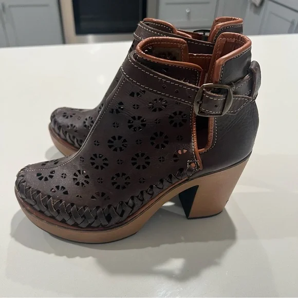 Ankle boots - Picture 2 of 5